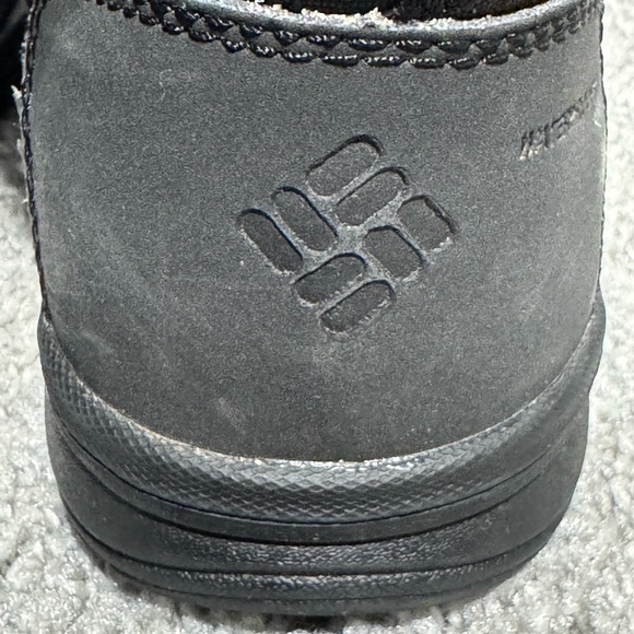 Columbia Girls Size 2 Winter Boots with Faux Fur - Picture 8 of 9